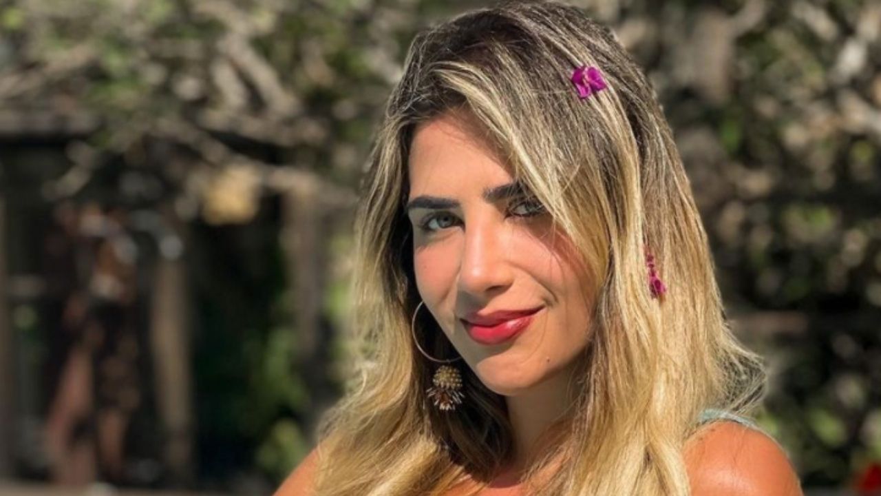 Filha de Leonardo, Jessica Costa faz tatuagem ao lado de cicatriz causada por cirurgia cardíaca: “Me faz sentir viva”
