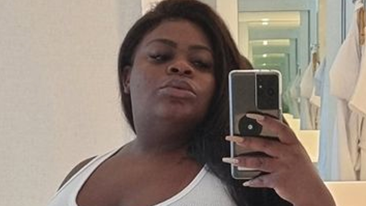 Em banheiro chiquérrimo, Jojo Todynho mostra corpo enxuto em vestido transparente e agrada: “Puro glamour”