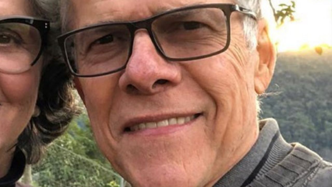 José Mayer publica um clique raríssimo ao lado da esposa com quem é casado desde 1975: “Amor sólido”