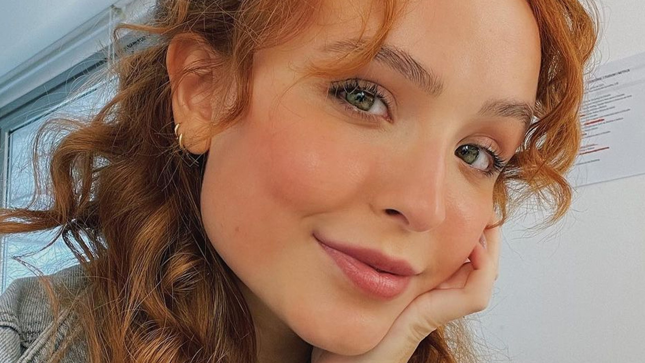 Revoltada, Larissa Manoela esclarece boatos a respeito de doença e detona: “Deveriam ter mais responsabilidade”