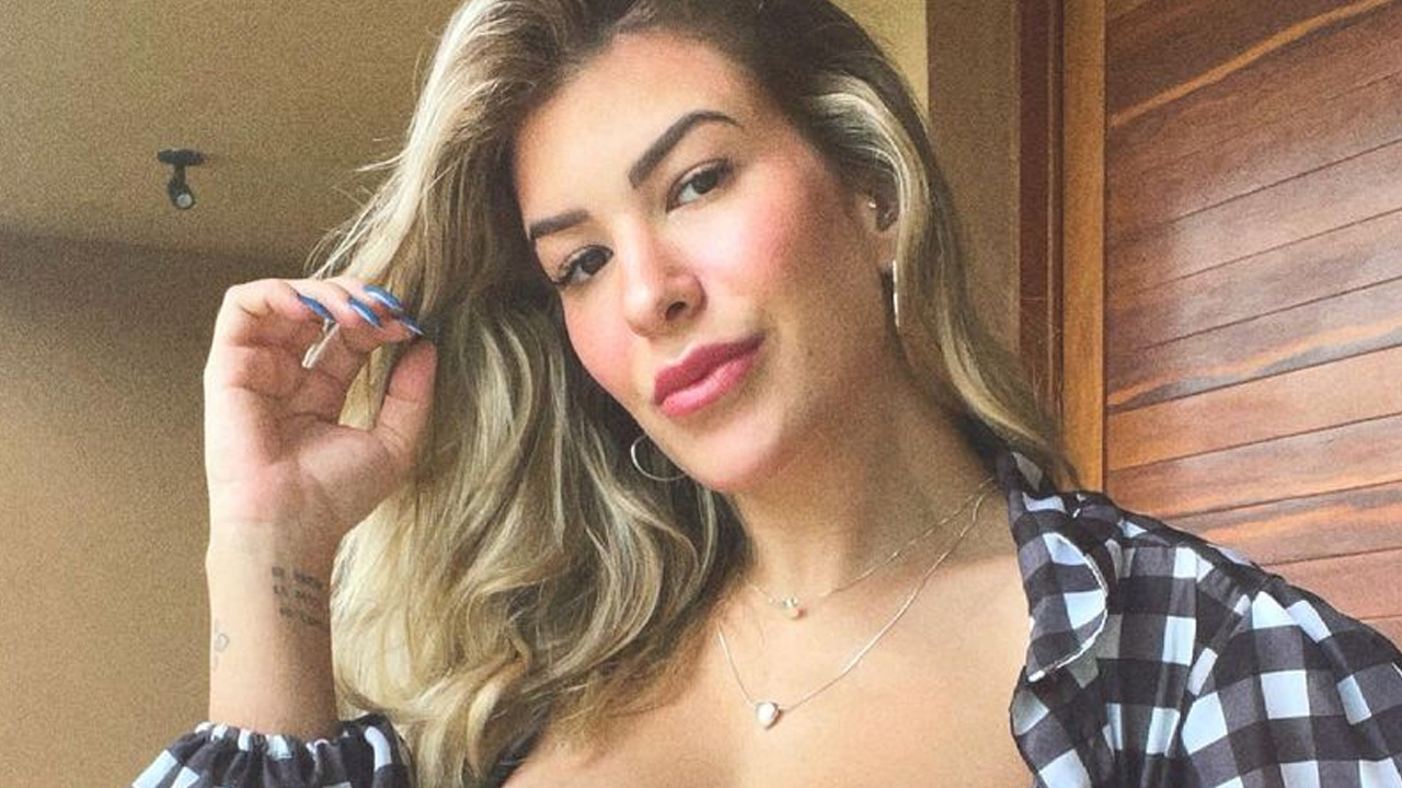 No sexto mês de gravidez, Lore Improta ostenta barrigão estourando de biquíni e recebe elogios: “Nunca esteve tão linda”