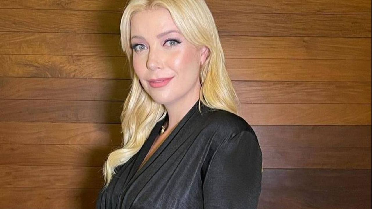 Grávida, Luiza Possi surge belíssima em vestido coladinho e exibe barriguinha: “Neném crescendo dentro de mim”
