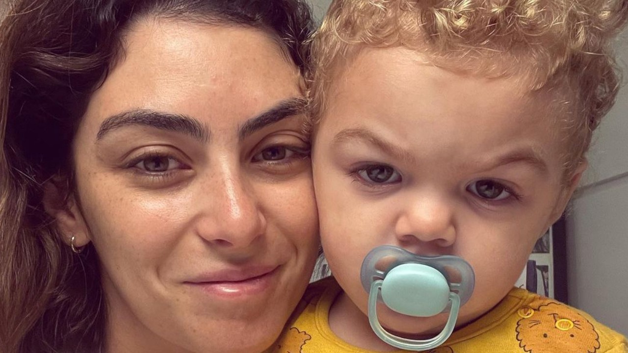 Mariana Uhlmann faz desabafo após passar noite conturbada com o filho caçula, Vicente: “Um caos”