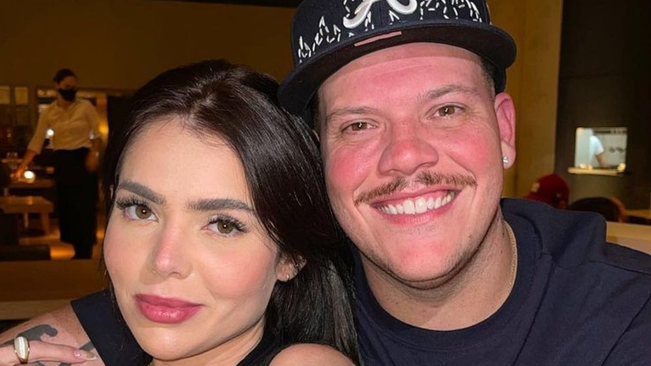 Após assumir que já perdoou traição, esposa de Ferrugem se declara para marido: “Cara que eu amo”