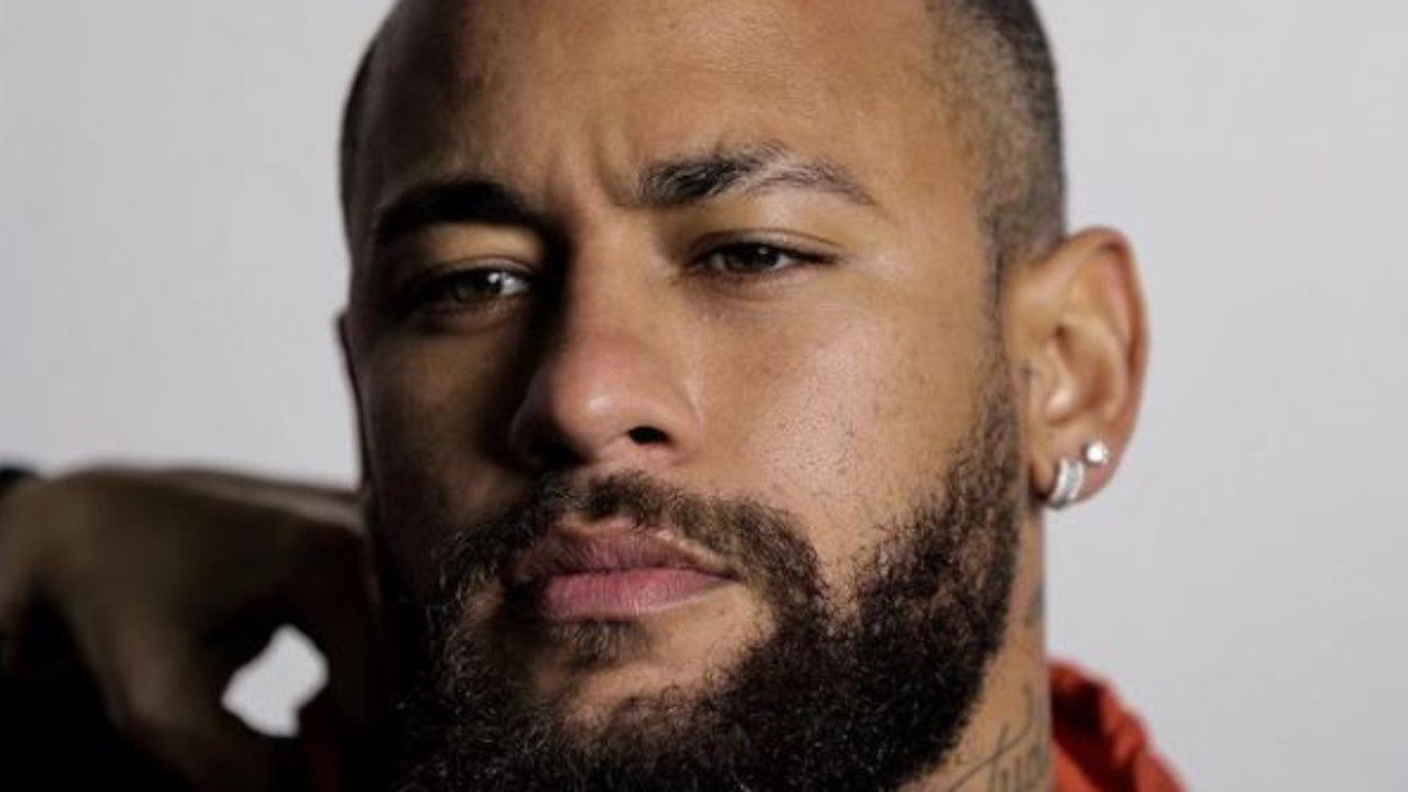 Pai de Neymar Jr. aciona Justiça para devolver mansão avaliada em mais de R$ 2 milhões, revela colunista
