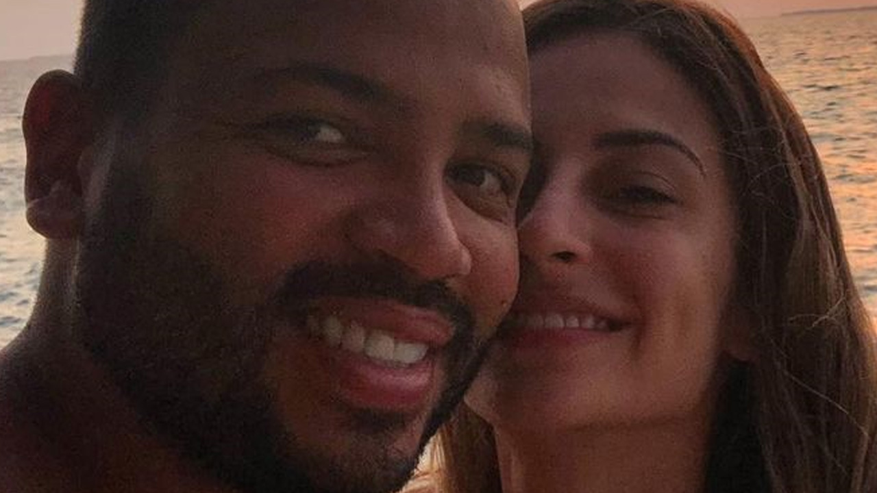 Projota e Tâmara Contro levam a filha de 1 ano para a praia pela primeira vez e reação surpreende: “Ela odiou”