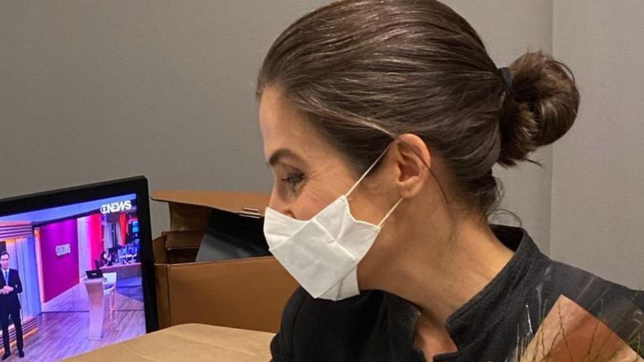 Renata Vasconcellos mostra mesa repleta de presentes no dia em que comemora 49 anos: “Gratidão”