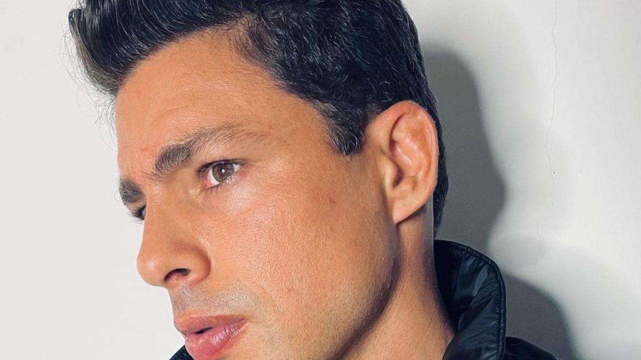 Só de sunga, Cauã Reymond eleva a temperatura da web em clique exibindo abdômen trincado: “Refrescar”