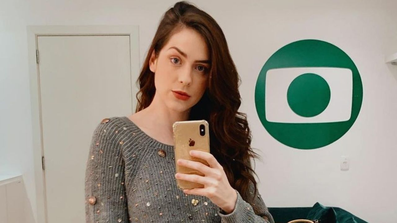 Sophia Abrahão aparece no camarim de Salve-se Quem Puder e recebe elogios a sua atuação: “Amando essa advogada”