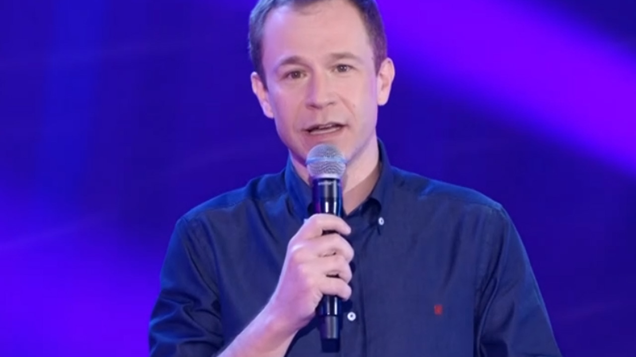 Tiago Leifert começa o ‘Super Dança dos Famosos’ falando sobre Faustão: “Carinho e respeito que tenho”