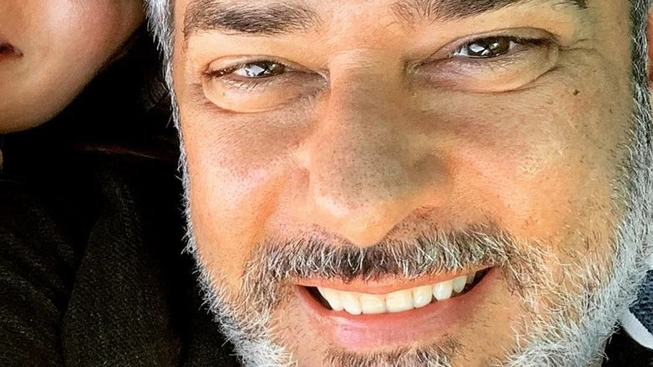 Bem à vontade, William Bonner compartilha raro clique da intimidade com a esposa e seguidores aprovam: “Foto real”
