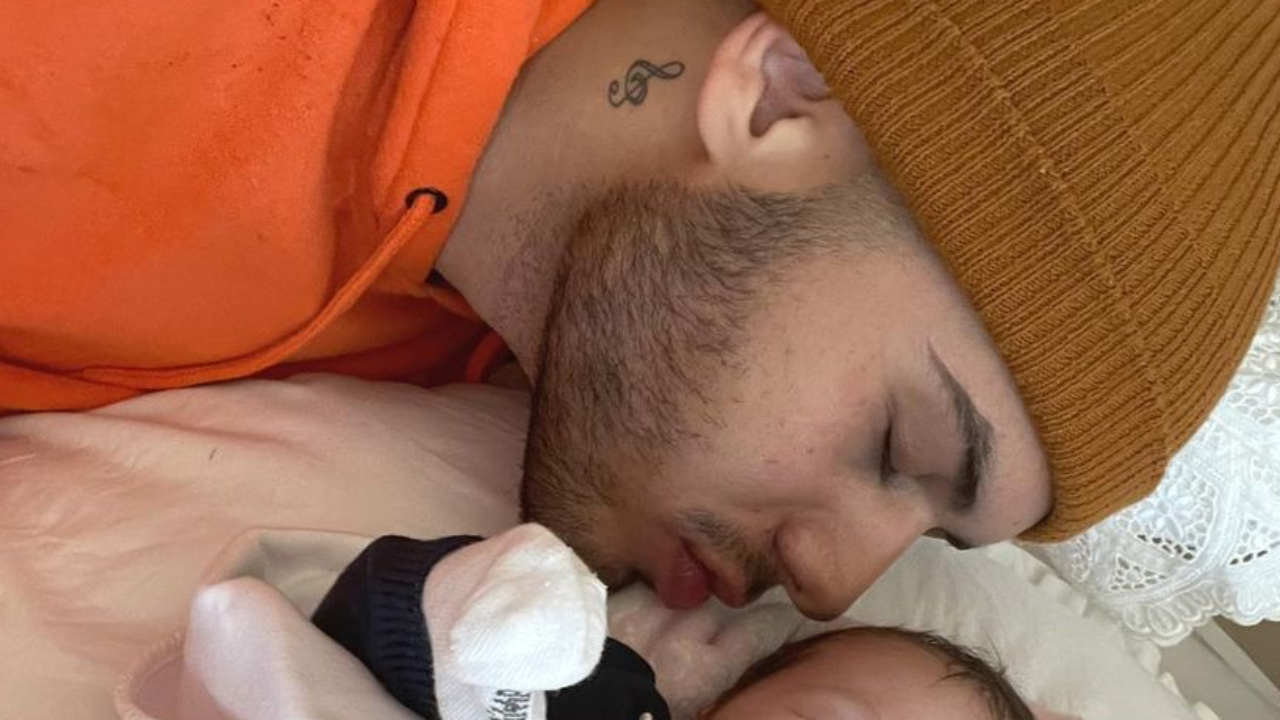 Papai coruja! Zé Felipe cobre a filha de beijos e celebra seu primeiro mês de vida: “Sempre aqui com você”