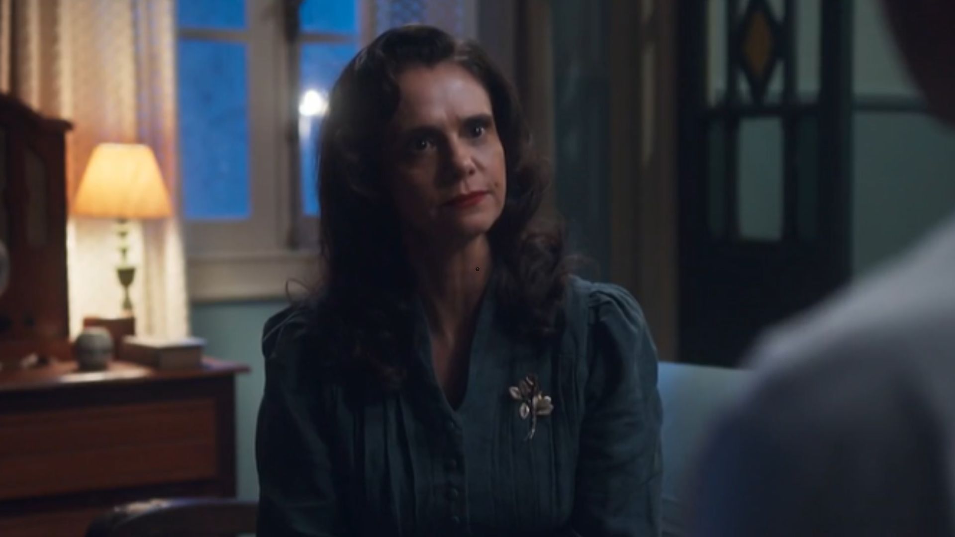 Além da Ilusão: Violeta faz ameaça ao ver Matias tentar agredir Isadora: “Volta para o sanatório”