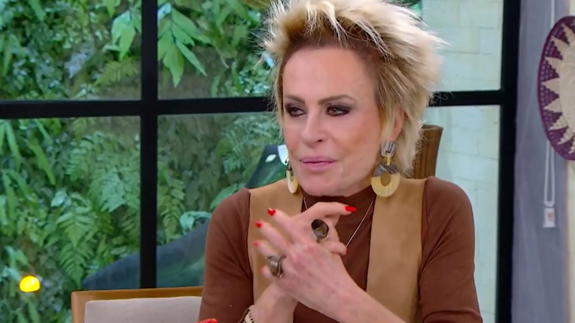 Ana Maria Braga é obrigada a pagar multa de R$ 240 mil após folga de 4 dias na Globo