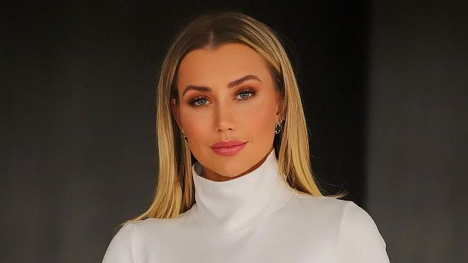 Ana Paula Siebert marca cinturinha PP de cropped: “Chique até de camiseta”