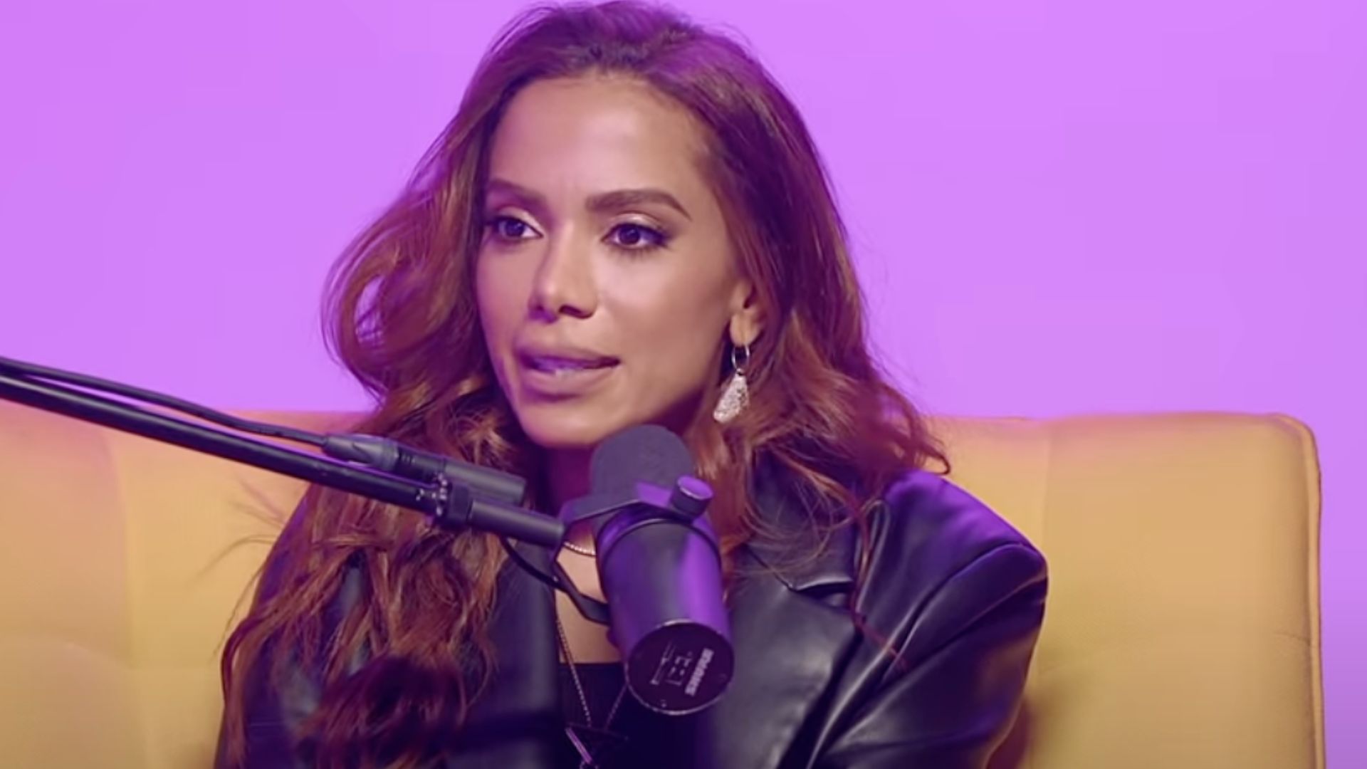 Anitta se explica e nega sexo para alavancar carreira: “Transo porque eu quero”