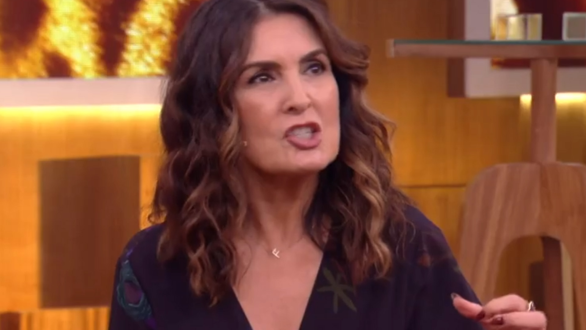 Ao vivo, mulher assume traição no ‘Encontro’ e se compara a Maria Bruaca: “Me perdoe”