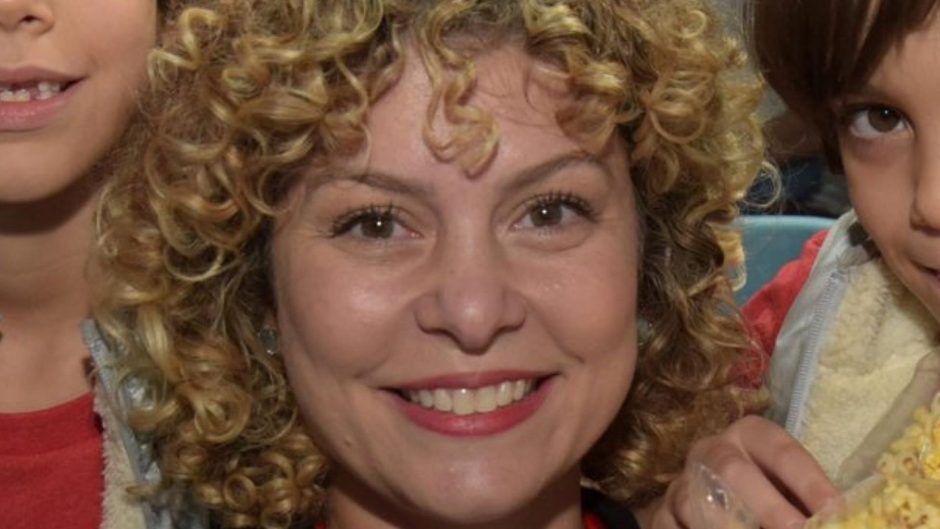 Discreta, Bárbara Borges faz raríssima aparição com os filhos e semelhança impressiona