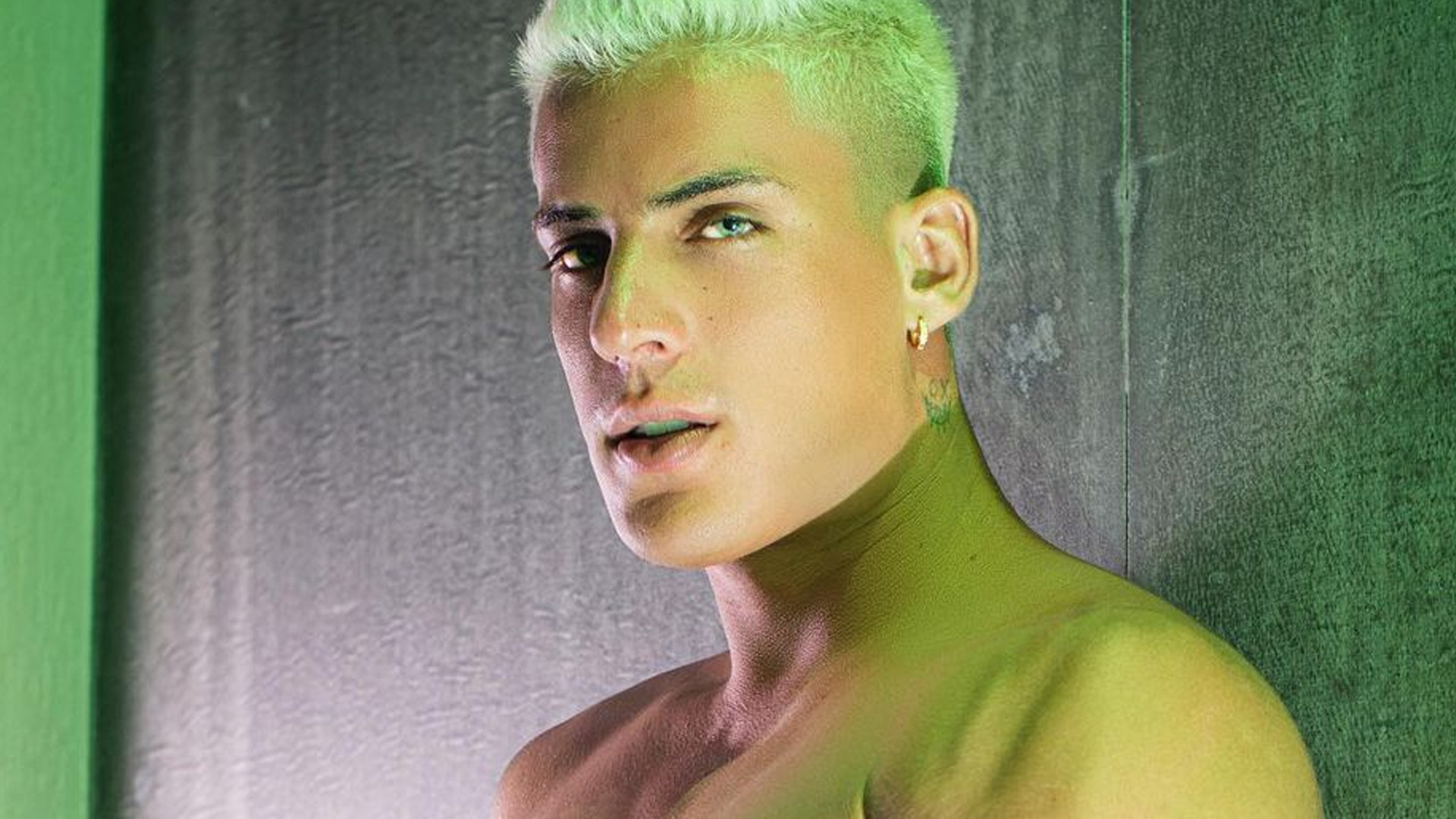 Ex-padrasto de Neymar, Tiago Ramos desiste de vender nudes: “Não vou soltar mais”