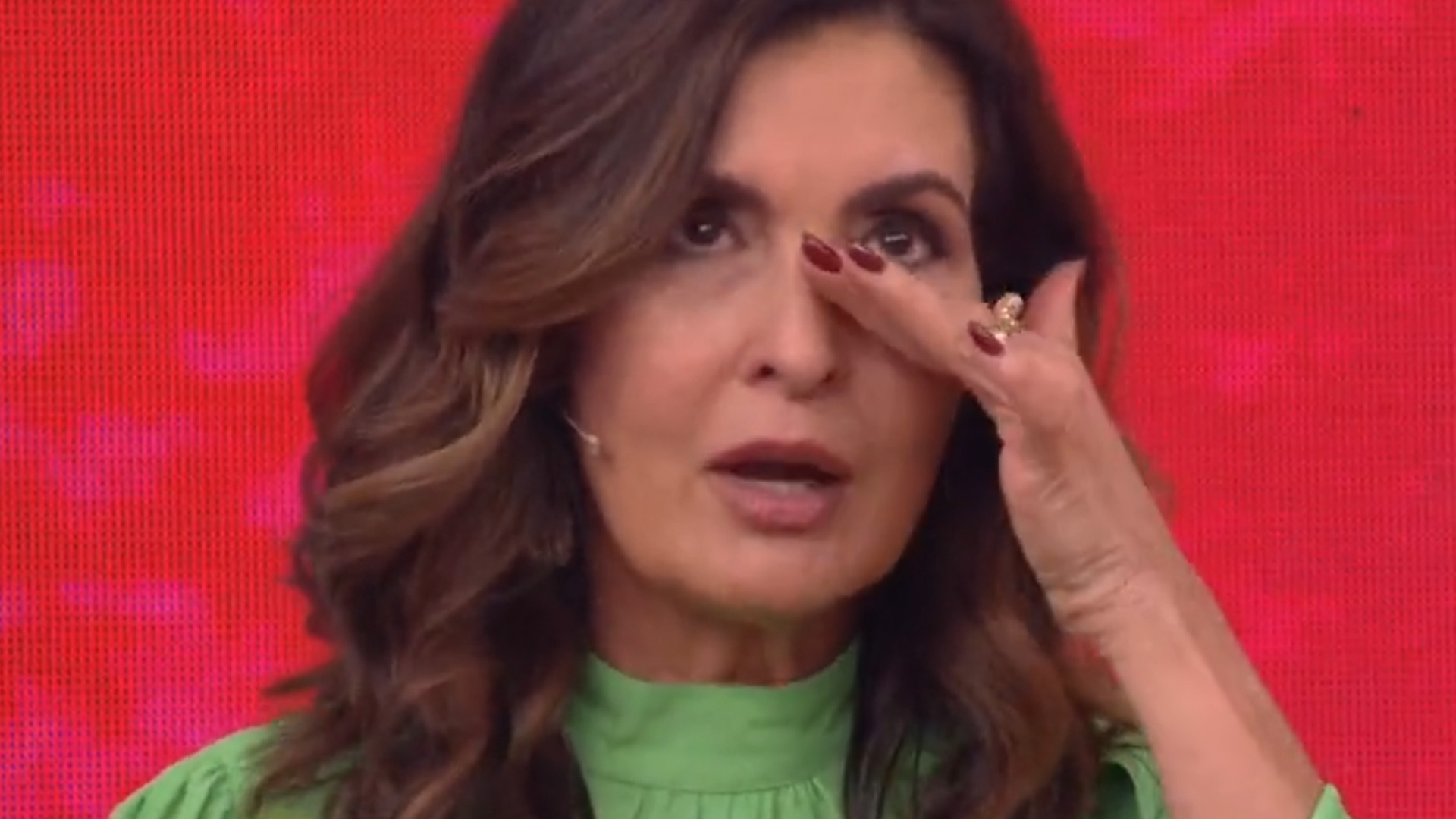 Fátima Bernardes chora ao vivo no ‘Encontro’ e desabafa: “Não é despedida”