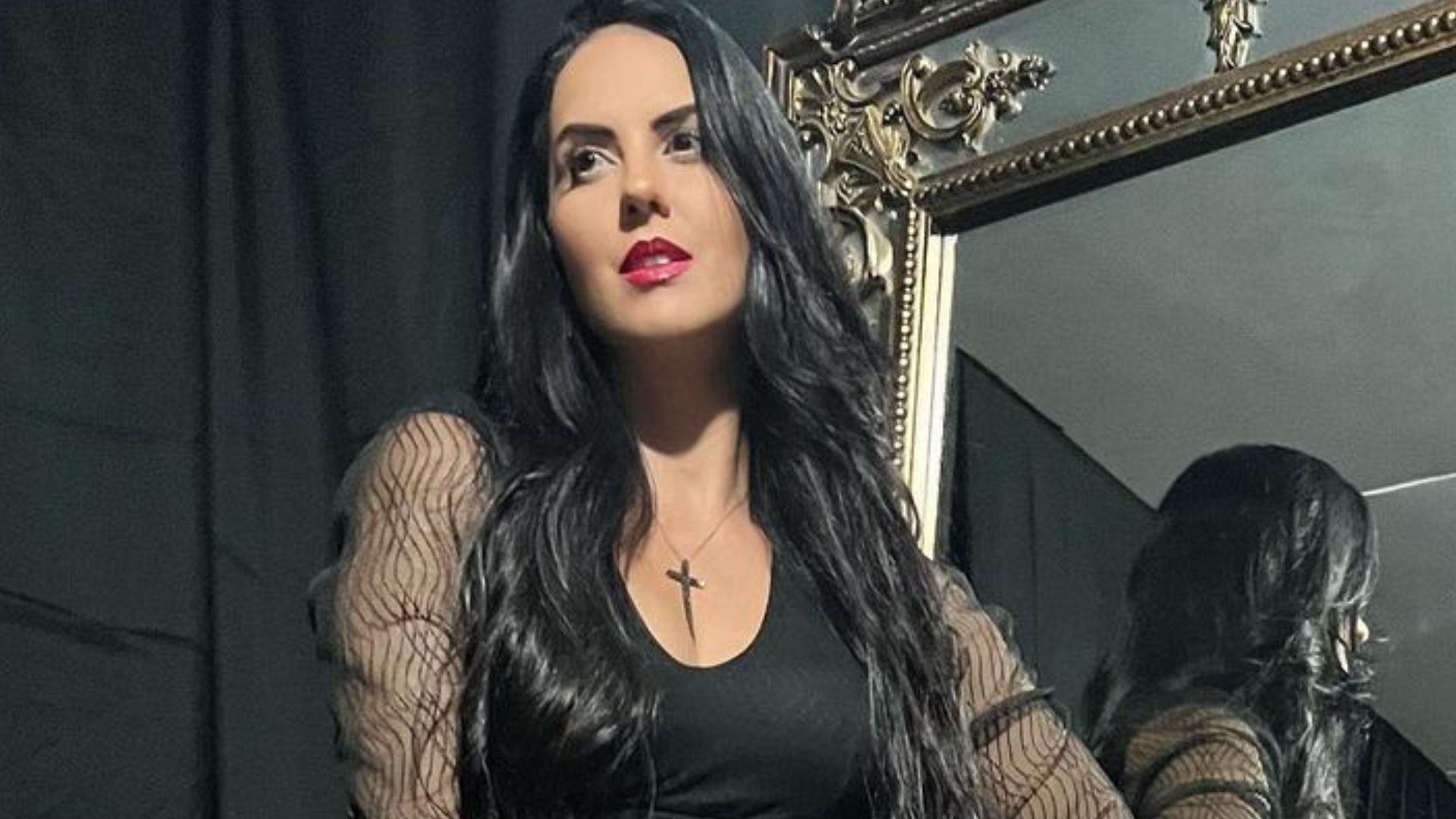 Noiva de Zezé di Camargo vai à show com vestido escandaloso e transparente: “Top demais”