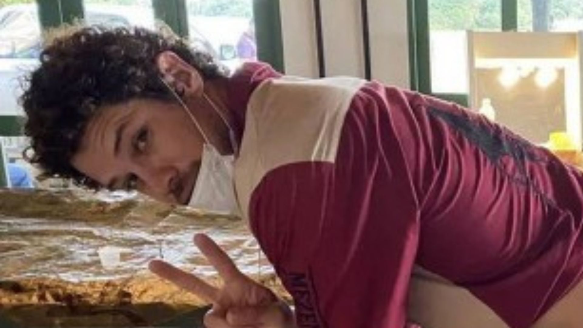 Pode isso? José Loreto surge com o bumbum inteiro de fora e choca fãs: “Rabetão”