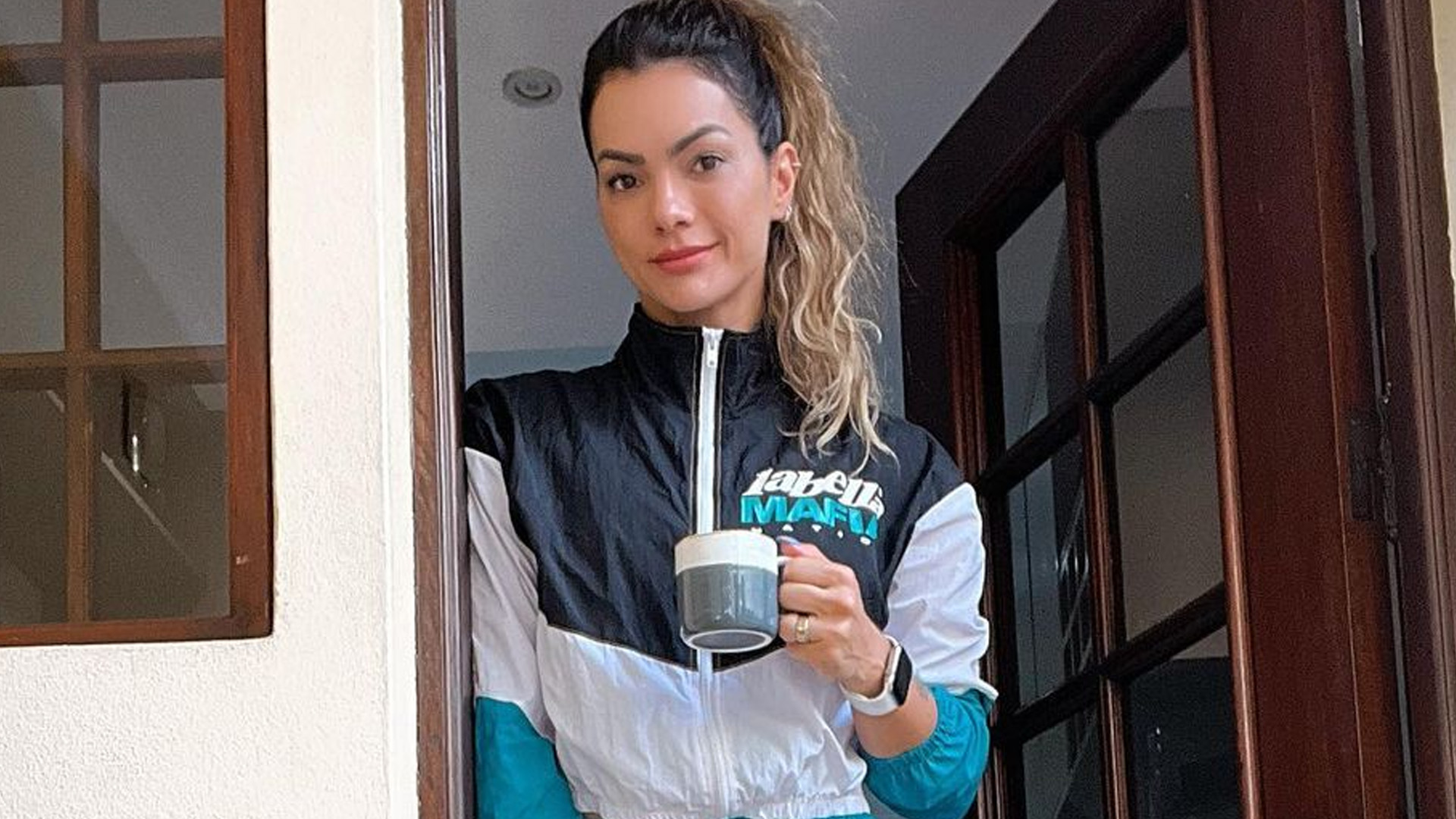 Kelly Key mostra pernas musculosas de shortinho: “Parece uma menina de 18 anos”