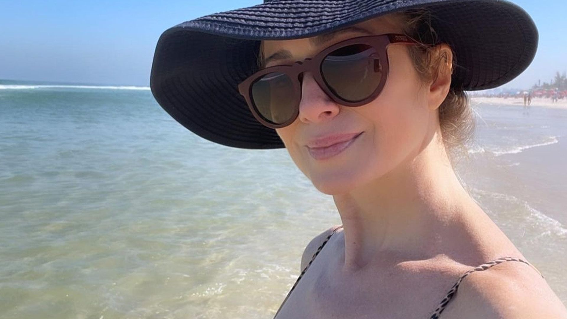 Letícia Spiller completa 49 anos e mostra corpão de biquíni: “Potência aumenta”