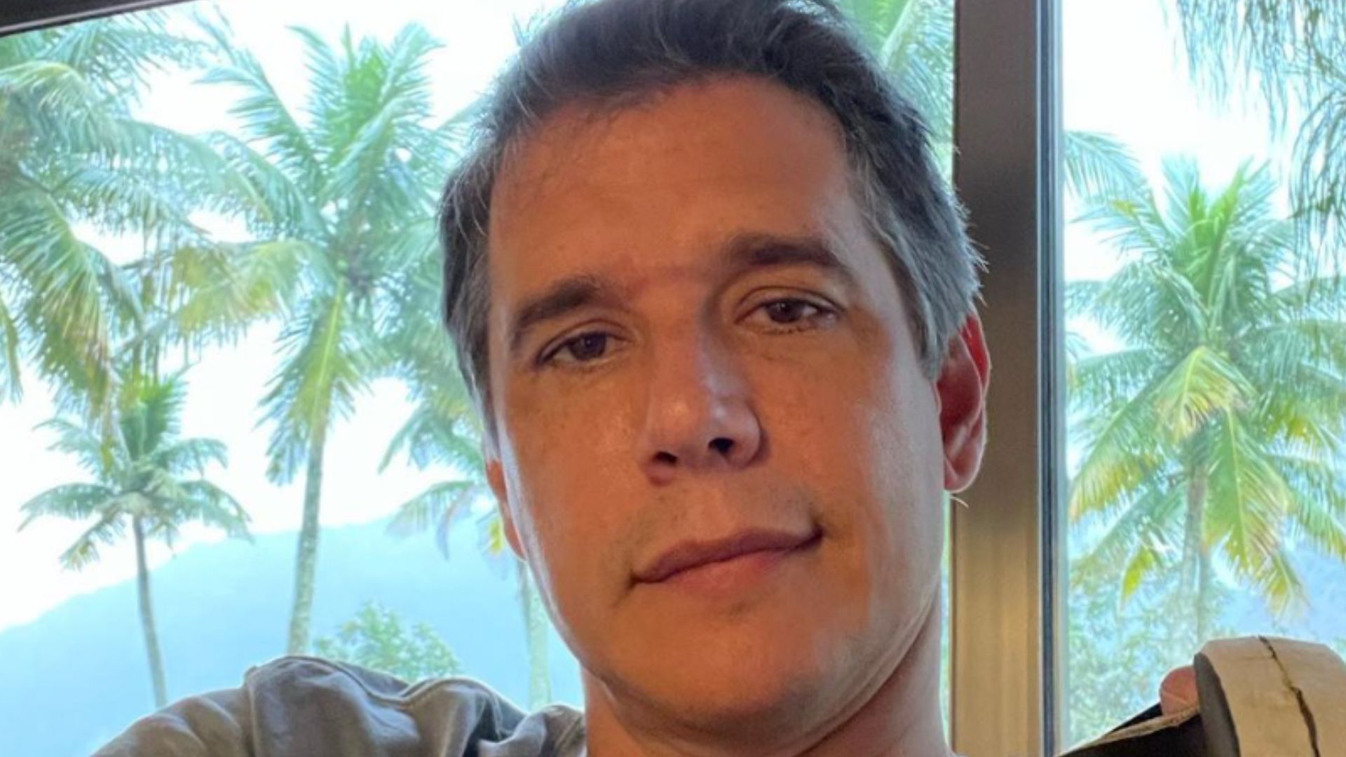 Miniaturas? Marcio Garcia reúne os quatro filhos em foto rara: “Todos são sua cara”