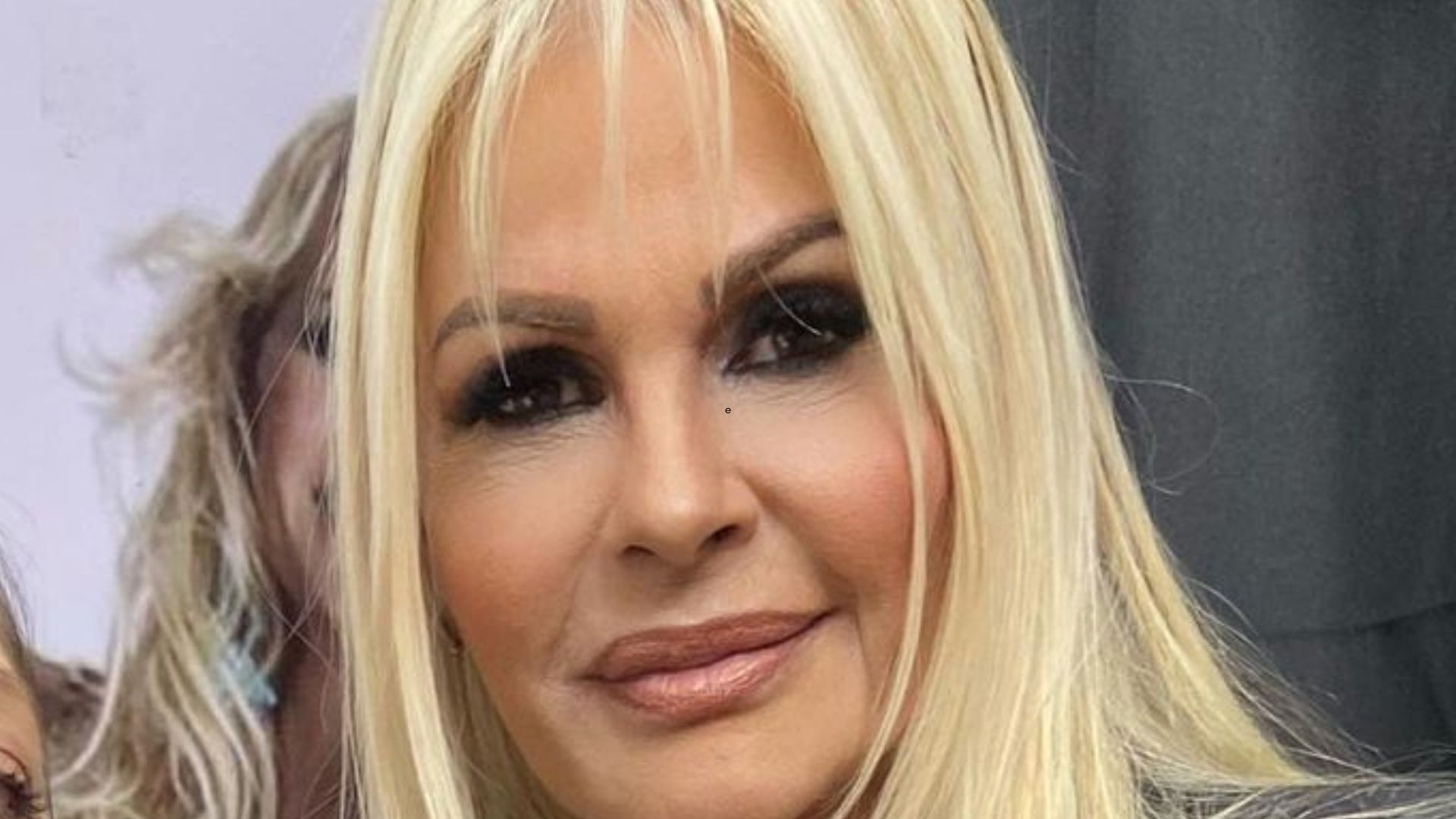 Monique Evans publica fotos raras e se declara em aniversário do filho: “Orgulho de ser sua mãe”