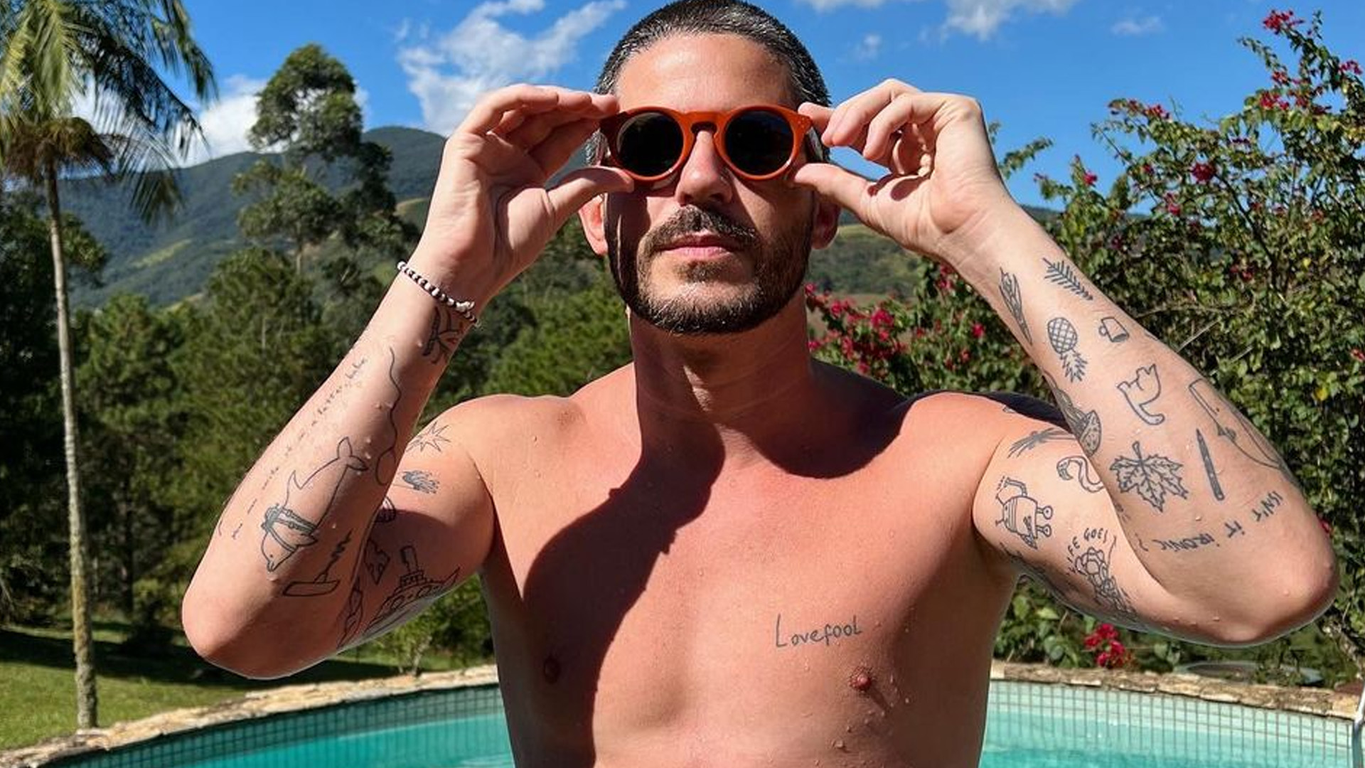 Pedro Neschling completa 40 anos e comemora com foto de sunga: “Biscoitos”