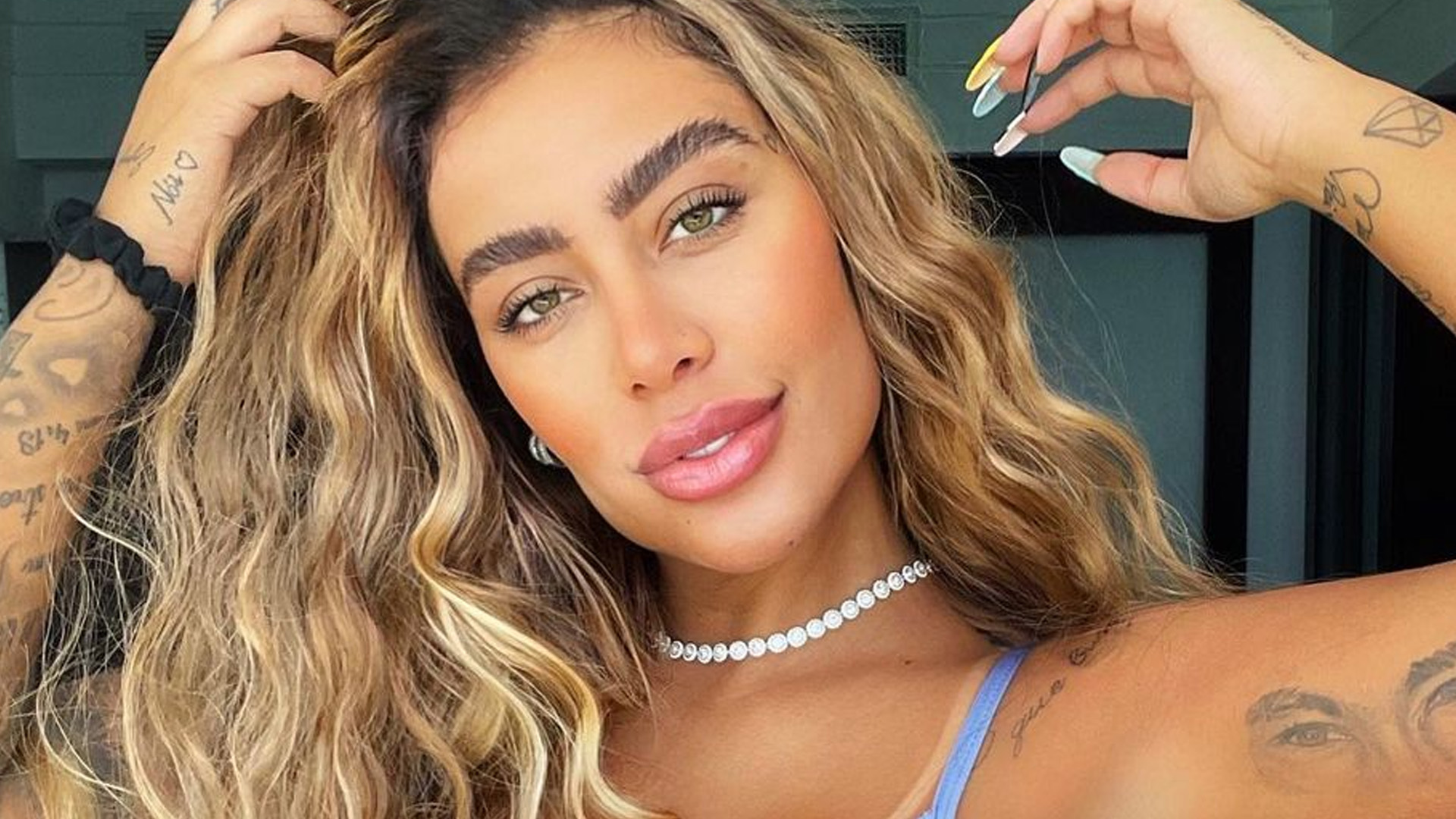 Irmã de Neymar, Rafaella Santos posa só de sutiã e calcinha: “Gata demais”