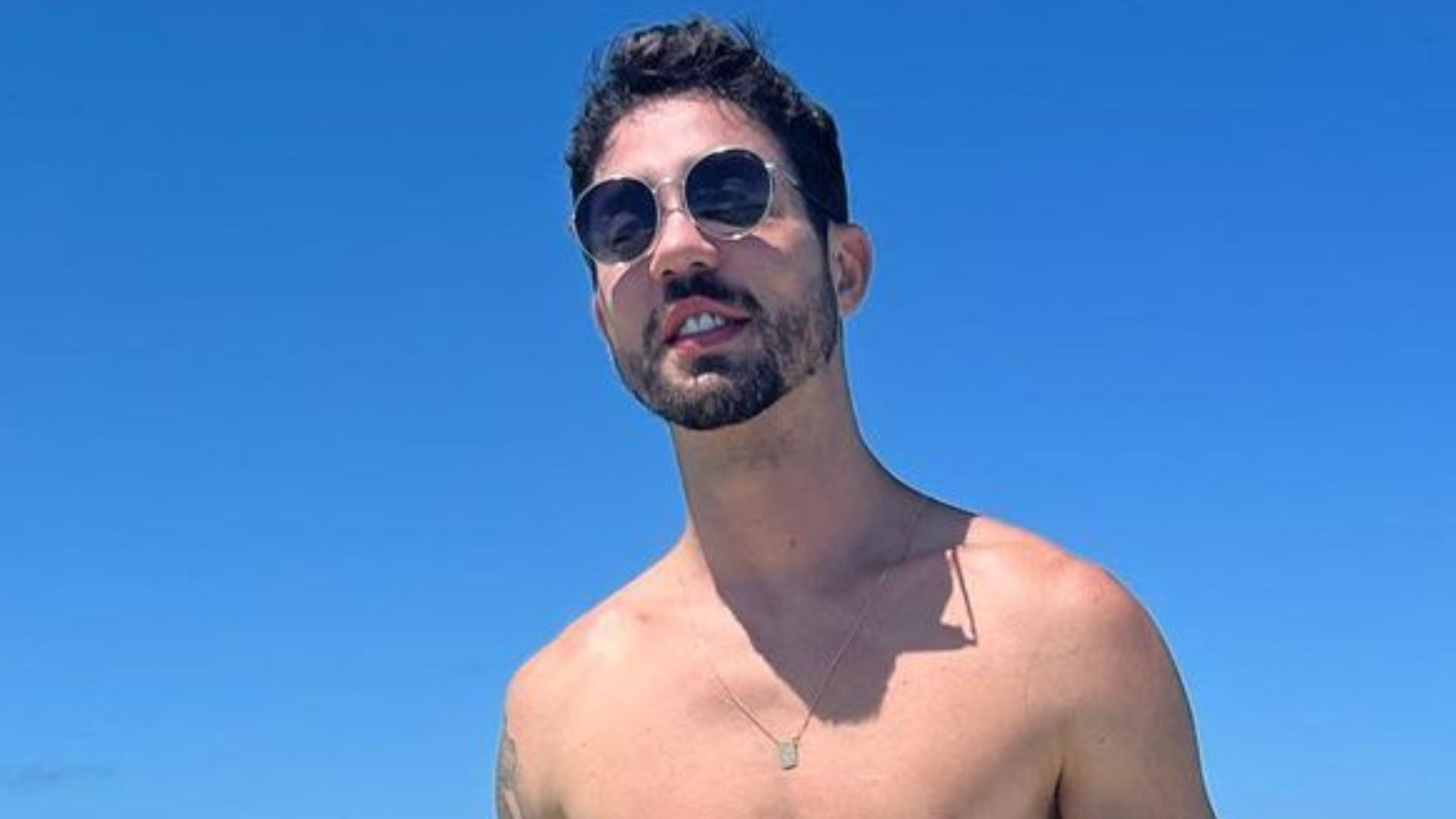 Rico Melquiades faz procedimento para aumentar bumbum e relata perigo: “Invasivo”
