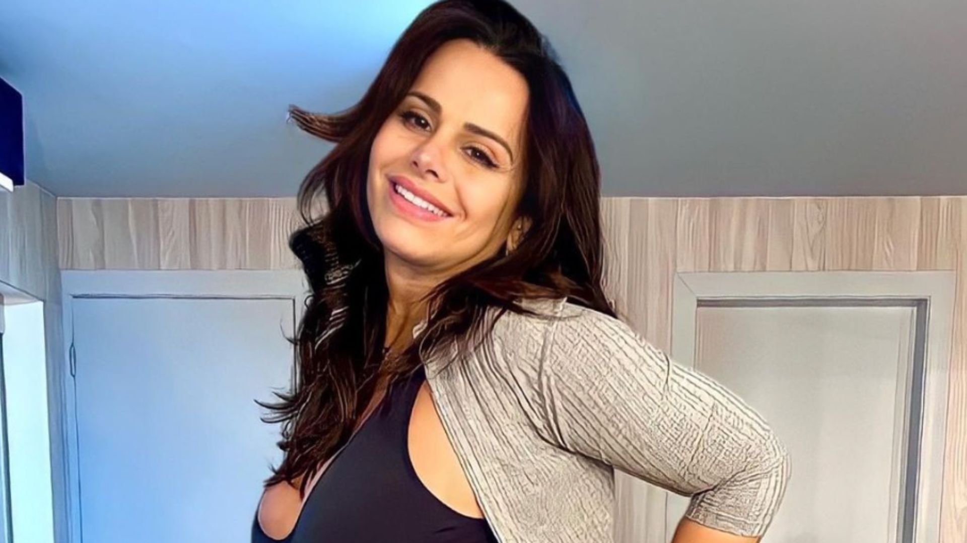 Grávida, Viviane Araújo posa de barriga de fora e tamanho impressiona: “Parecem gêmeos”