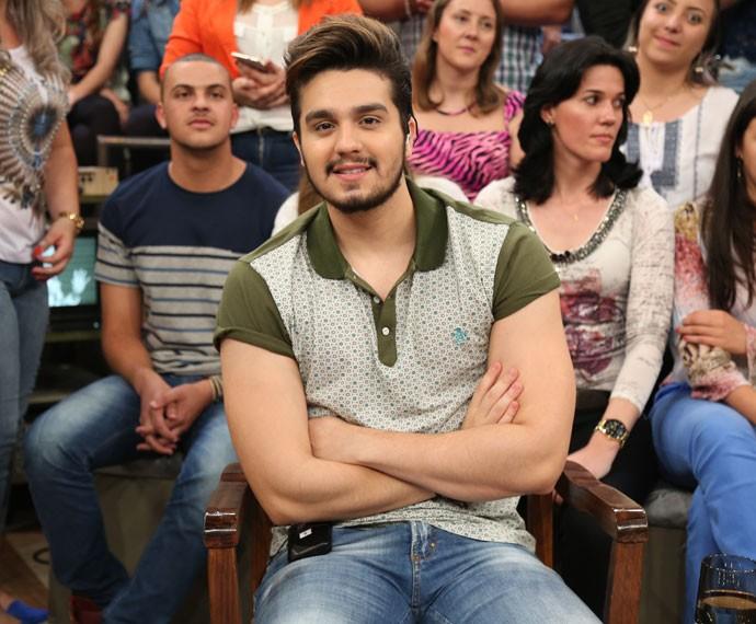 Luan Santana fala sobre namoro: “Estou benzão”