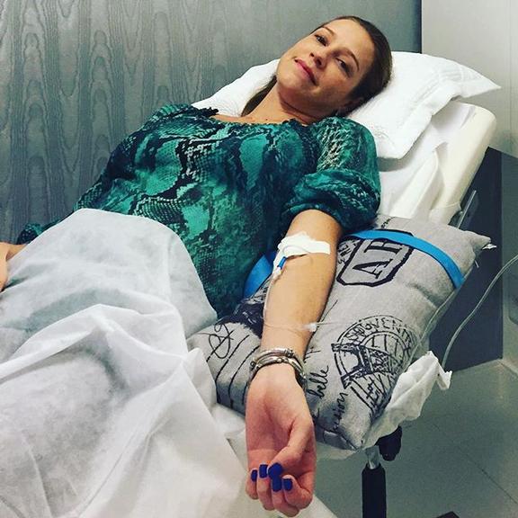 Luana Piovani posta foto no hospital: “Gripe chata”