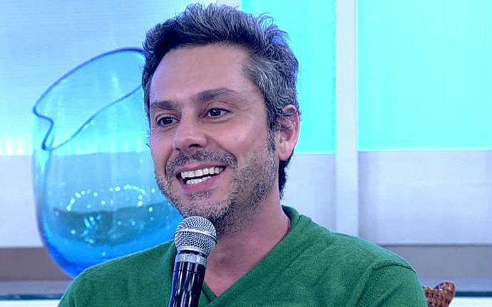 Alexandre Nero mostra ultrassom do filho: “Quem puxou?”