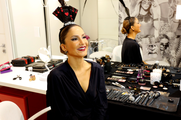 Aprenda a fazer o make de Claudia Leitte no Carnaval