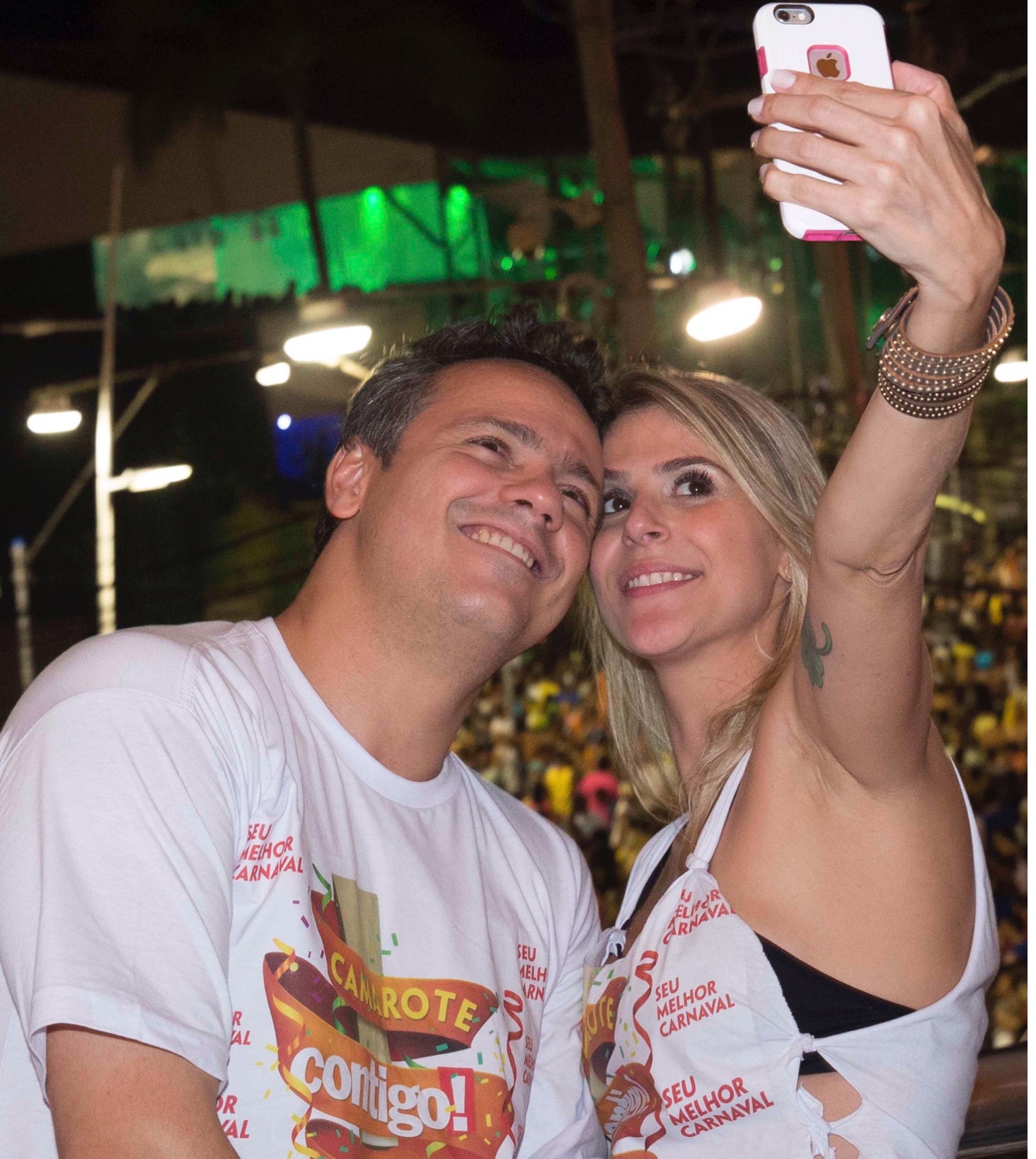 Dalton Mello cai na folia baiana pela primeira vez