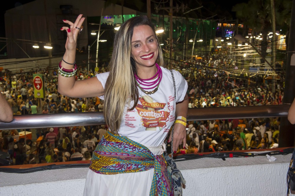 “É um banho de amor”, diz Suzana Pires sobre o Carnaval da Bahia