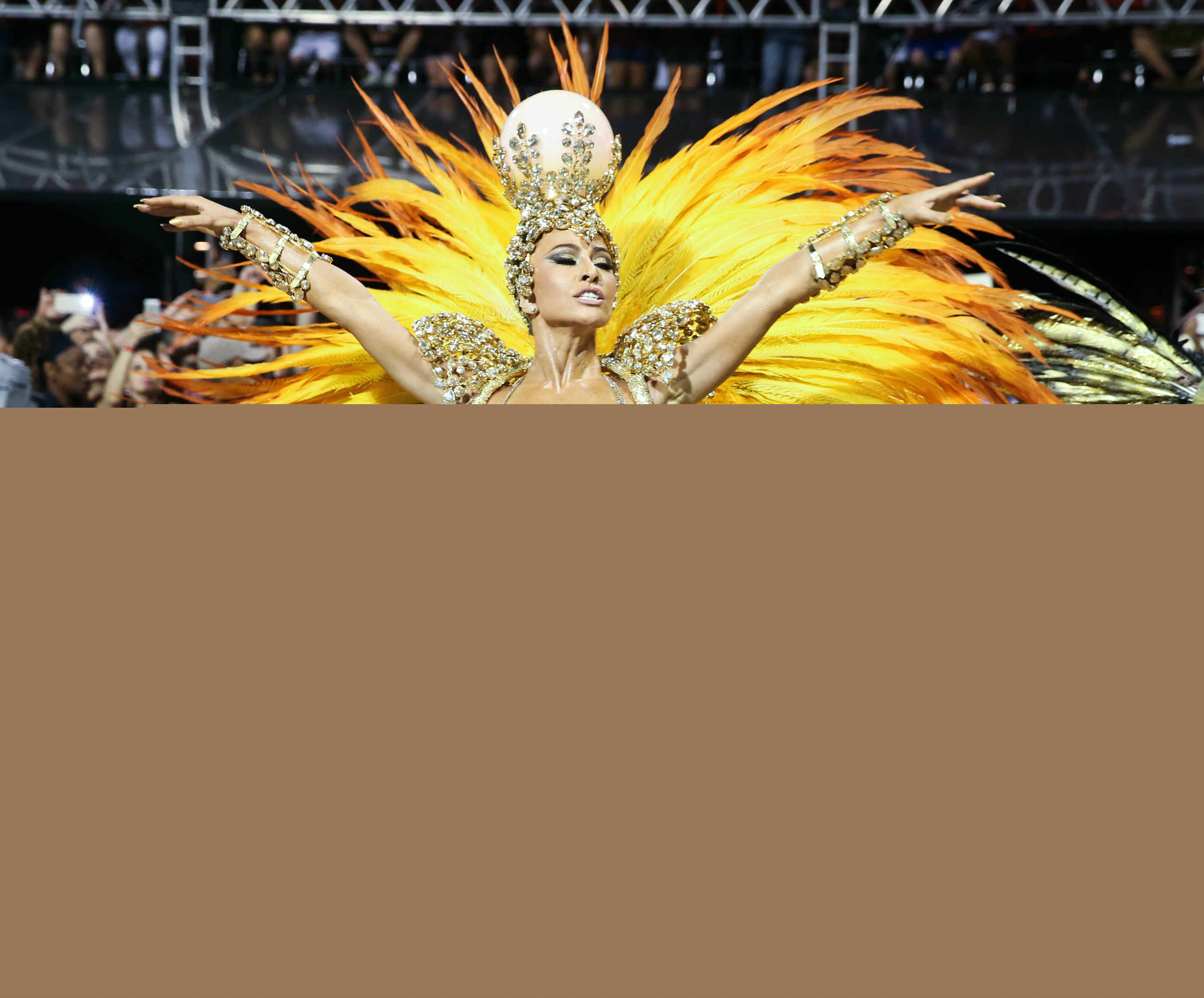 As fantasias luxuosas das musas do Carnaval