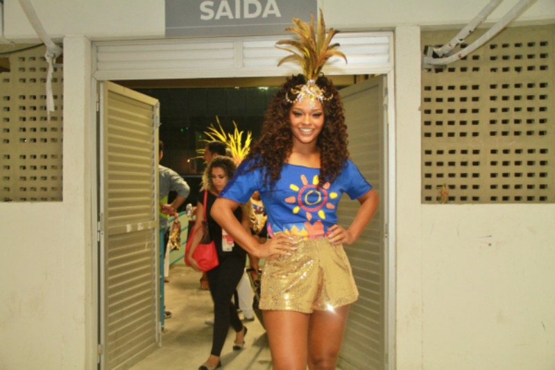 Juliana Alves e outros famosos agitam o Camarote Curaçao no Rio!