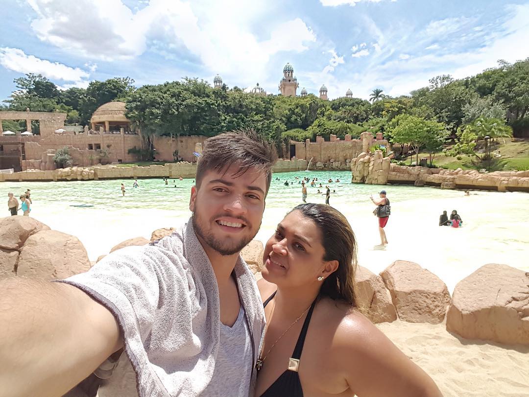 Preta Gil e Rodrigo Godoy curtem férias na África