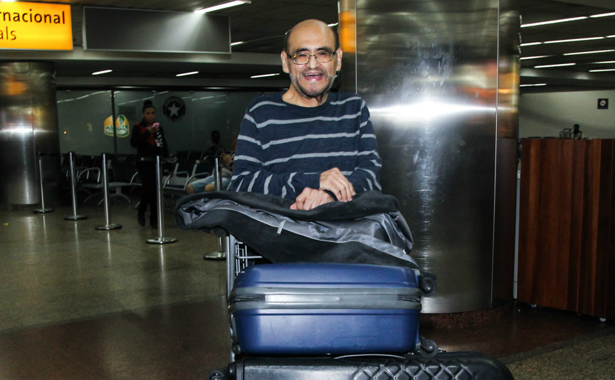 Edgar Vivar, intérprete do Sr. Barriga, desembarca em SP