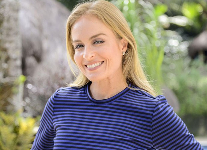 Angélica comemora 10 anos do programa ‘Estrelas’