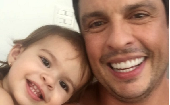 Wellington Muniz, o Ceará, posta vídeo fofo com a filha