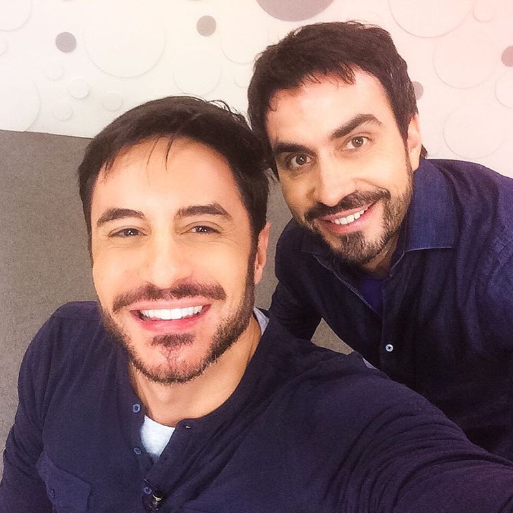 Ricardo Tozzi e Padre Fábio de Melo brincam com sua semelhança