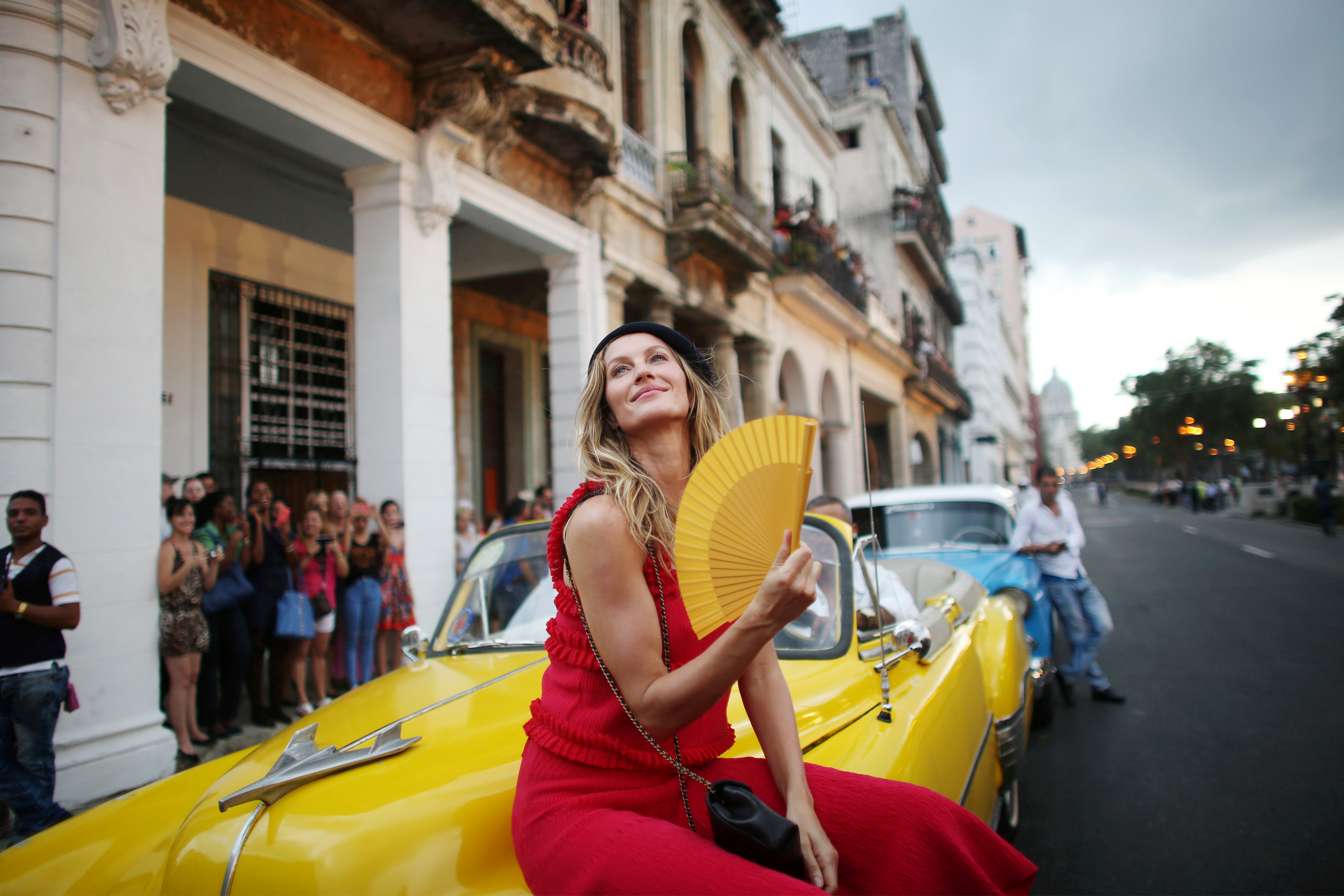 Evento histórico: Gisele Bündchen participa de desfile da Chanel em Havana