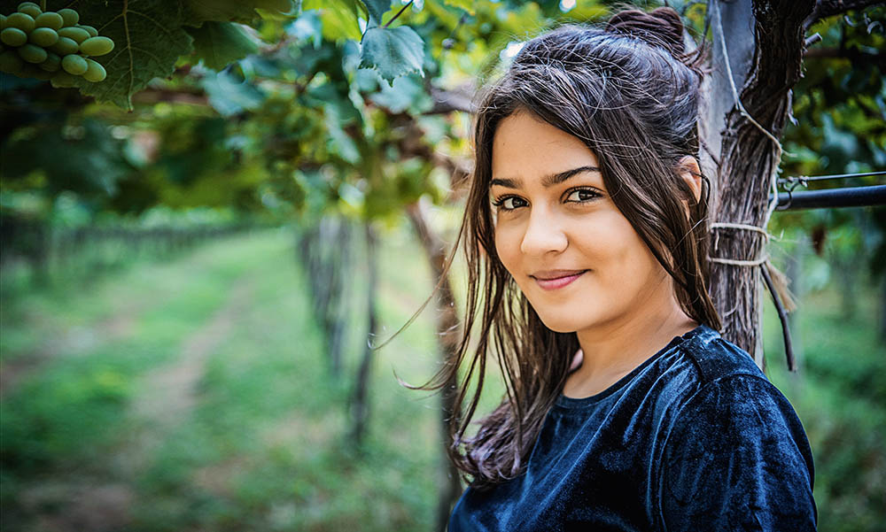 Giullia Buscacio é só elogios a Domingos Montagner, seu pai na ficção