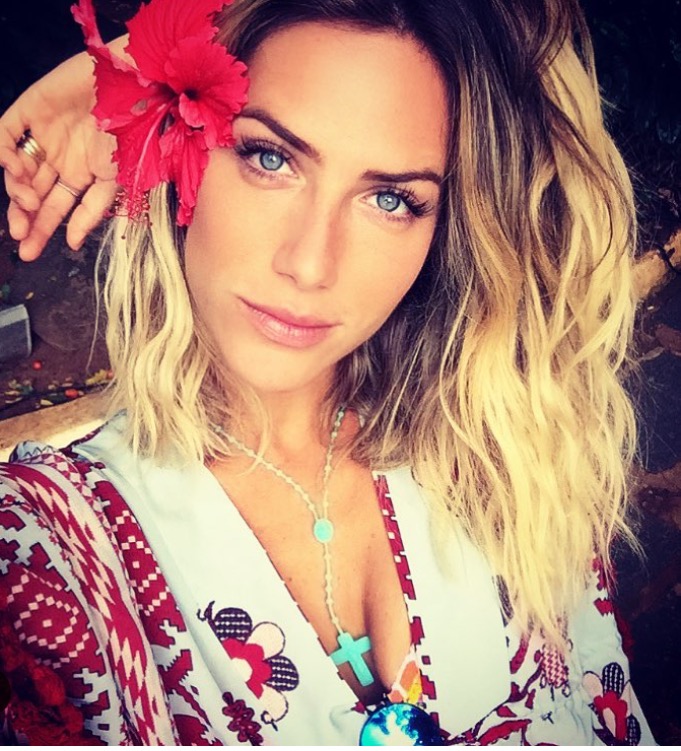 Giovanna Ewbank fala sobre a tendência beach waves: “Gosto de cabelo estilo podrinho, bagunçado”